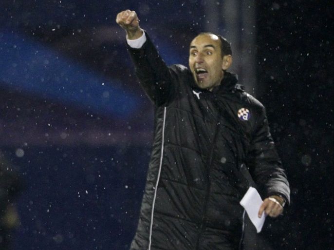 Krunoslav Jurcic, coach of Dinamo Zagreb reacts during their Champions League Group A soccer match against Dynamo Kiev at Maksimir stadium in Zagreb December 4, 2012. REUTERS/Antonio Bronic (CROATIA - Tags: SPORT SOCCER)