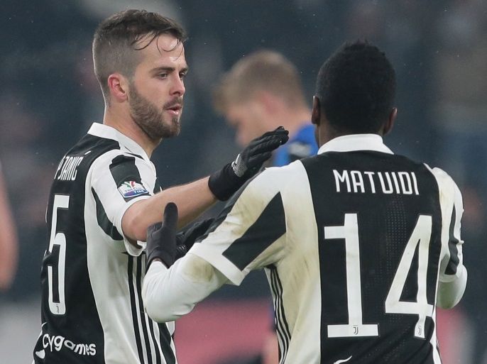 TURIN, ITALY - FEBRUARY 28: Miralem Pjanic (L) of Juventus FC celebrates with his team-mate Blaise Matuidi after scoring the opening goal during the TIM Cup match between Juventus and Atalanta BC at Allianz Stadium on February 28, 2018 in Turin, Italy. (Photo by Emilio Andreoli/Getty Images)
