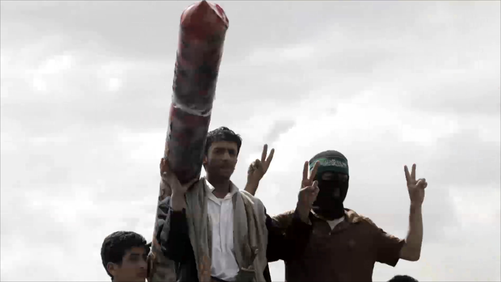الحوثيون يهددون ظاهرا بضرب مطارات وموانئ السعودية ويحاورونها سرا(الجزيرة)