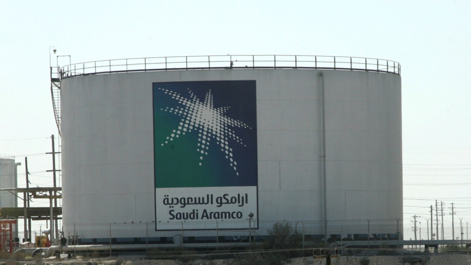 ‪صادرات السعودية من النفط الخام بلغت 2.66 تريليون دولا‬ صادرات السعودية من النفط الخام بلغت 2.66 تريليون دولار خلال الفترة 2004-2016 (رويترز)