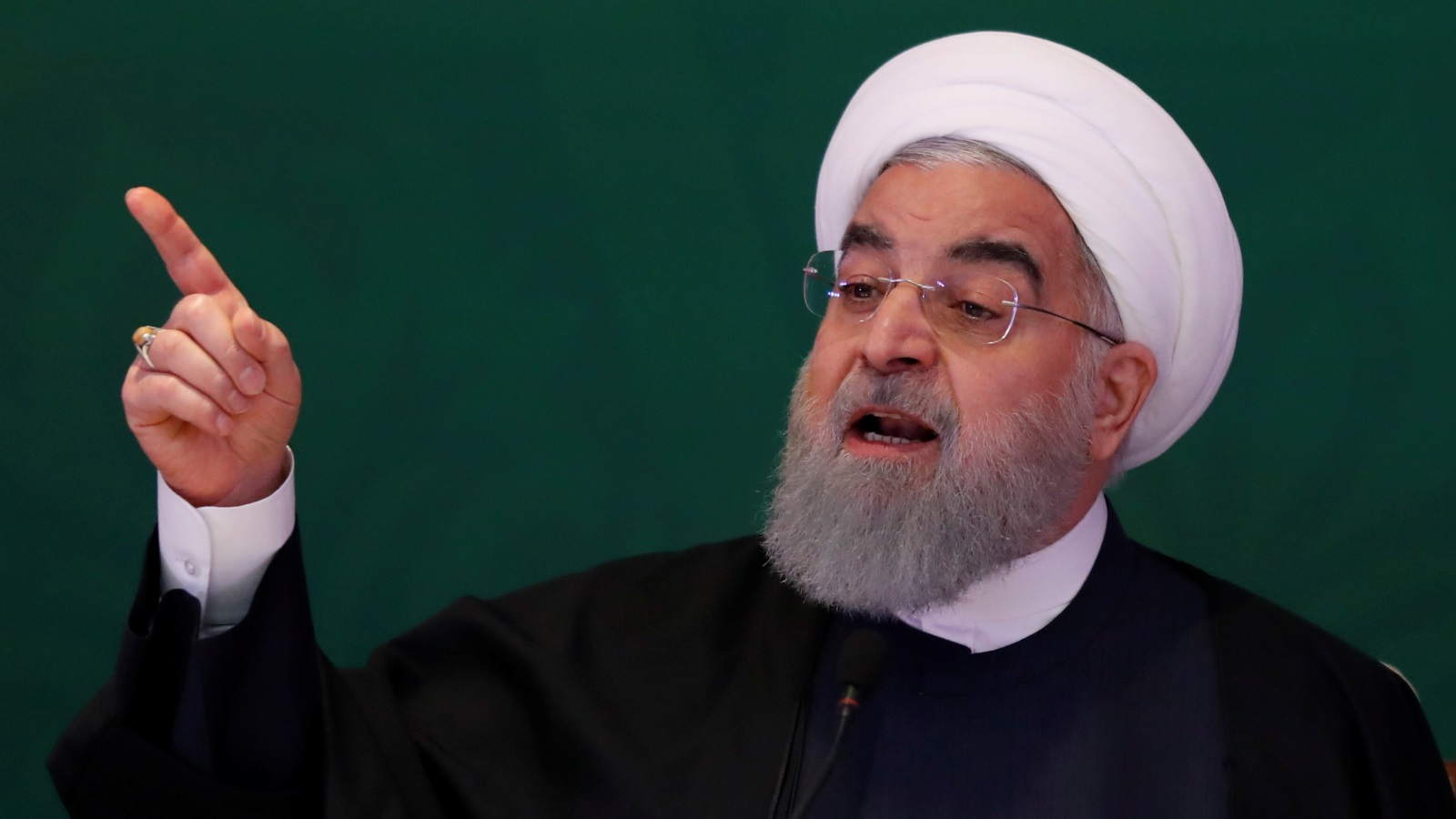 ‪(رويترز)‬ روحاني: إيران ستنتج أو تشتري أي أسلحة تحتاجها ولن ننتظر موافقة العالم
