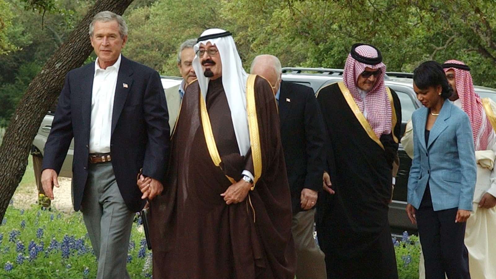 الملك الراحل عبد الله بن عبد العزيز والرئيس الأميركي السابق جورج بوش (غيتي)