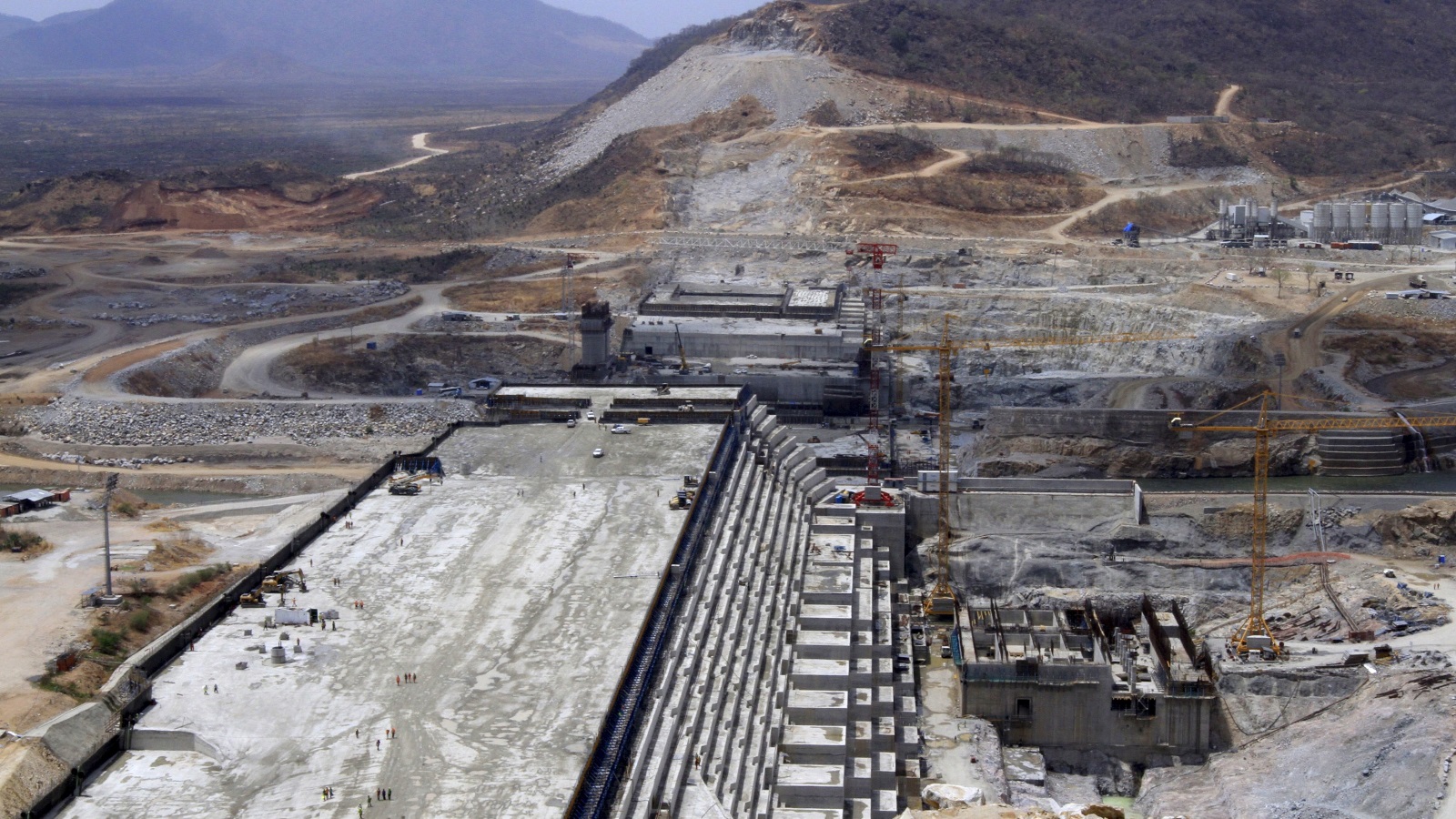 ‪إثيوبيا تقول إن سد النهضة حين يكتمل سينتج ستة آلاف ميغاواط من الكهرباء‬ (رويترز)