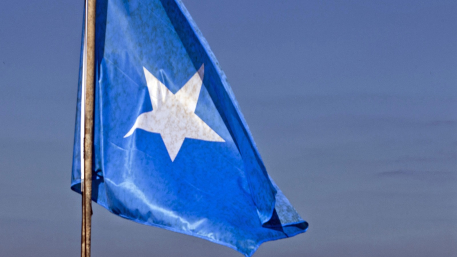 التجربة الإسلامية السياسية الصومالية معقد آمال الشعب الصومالي المسلم، وهي تمر بمرحلة انتقالية، ويُفترضُ أن تستشرف مستقبلا واعدا يتجاوز الحدود الحزبية الضيقة