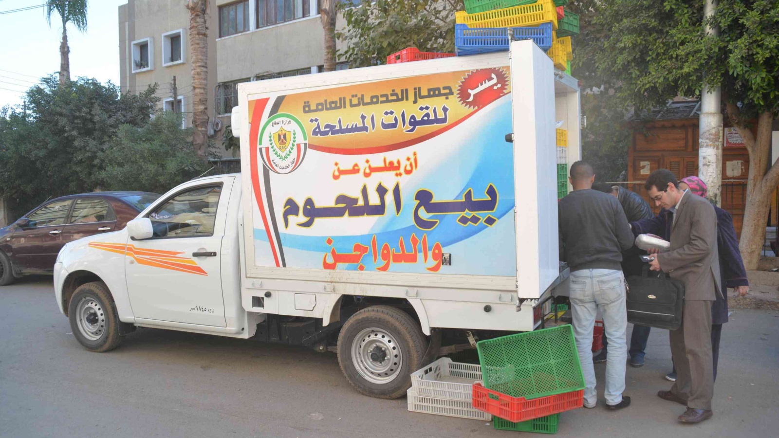 سيارة لبيع منتجات الجيش المصري (مواقع التواصل الاجتماعي)