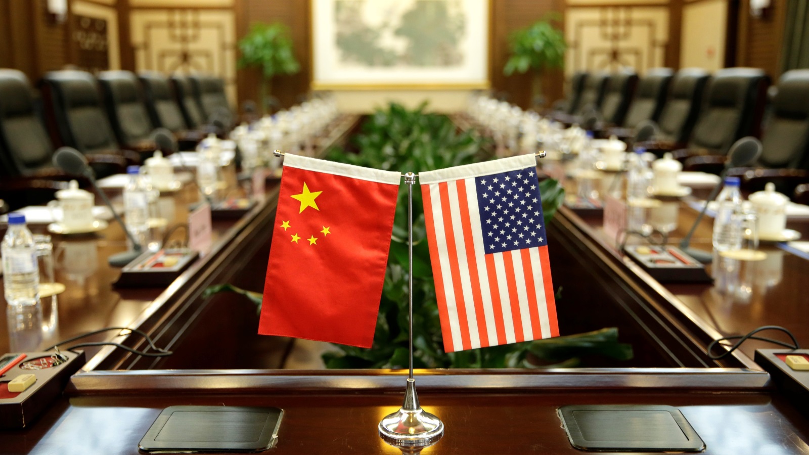 أعربت الولايات المتحدة الأمريكية مؤخراً عن قلقها إزاء محاولة الصين الحصول على أسرار صناعاتها التكنولوجية، واعتبرتها الأولى محاولة سرقة توترت على إثرها العلاقات بين الطرفين