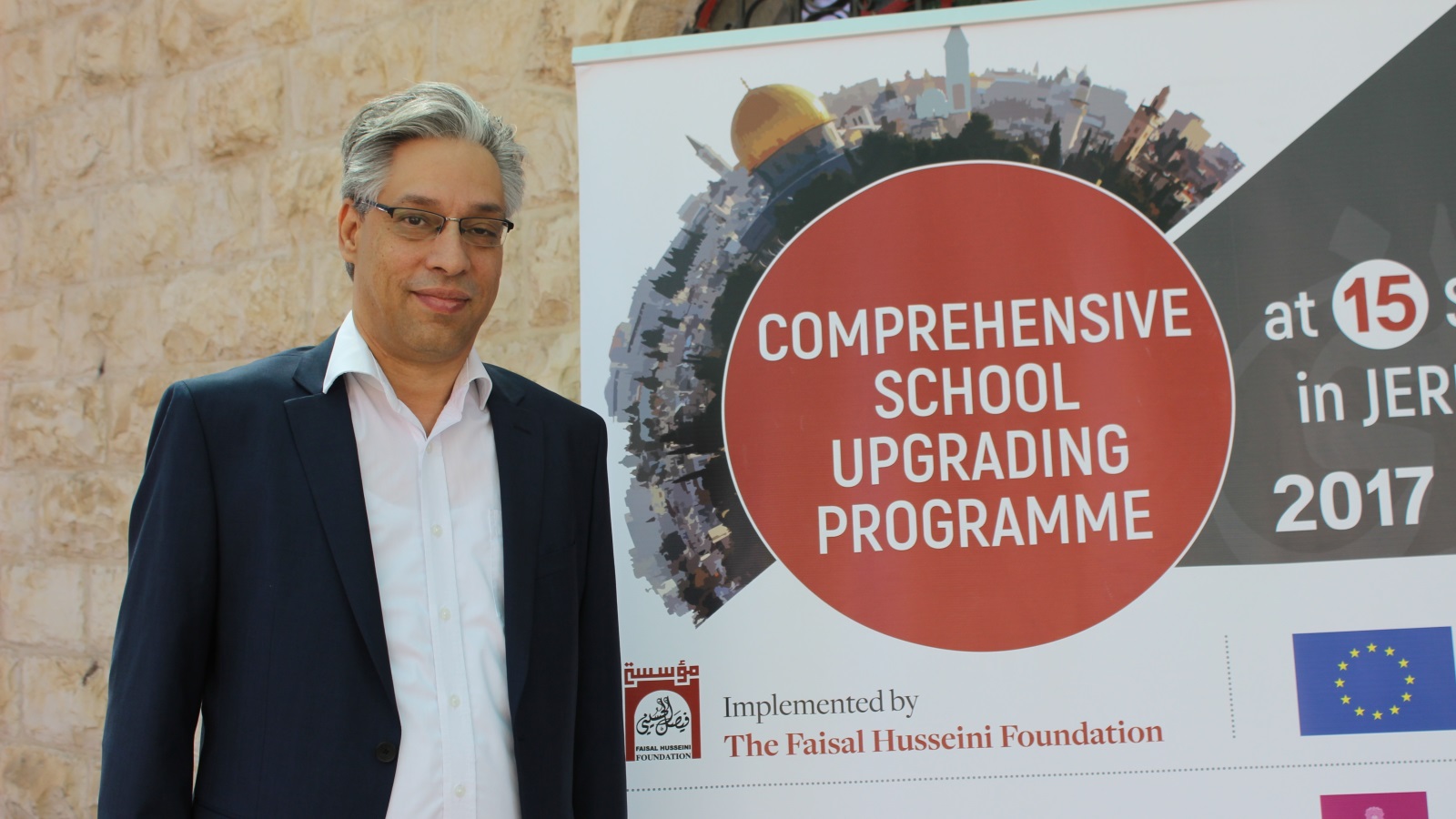 عبد القادر الحسيني: المشروع يهدف إلى فتح حوارات حول قيم الديمقراطية وحقوق الطفل والتعليم الجامع (الجزيرة)