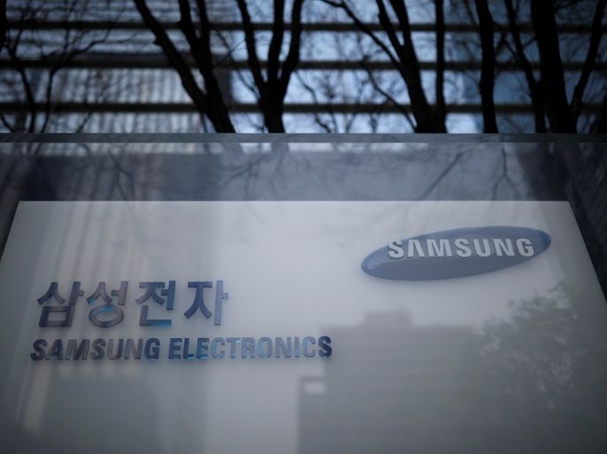 The logo of Samsung Electronics is seen at its office building in Seoul, South Korea, March 23, 2018. REUTERS/Kim Hong-Ji