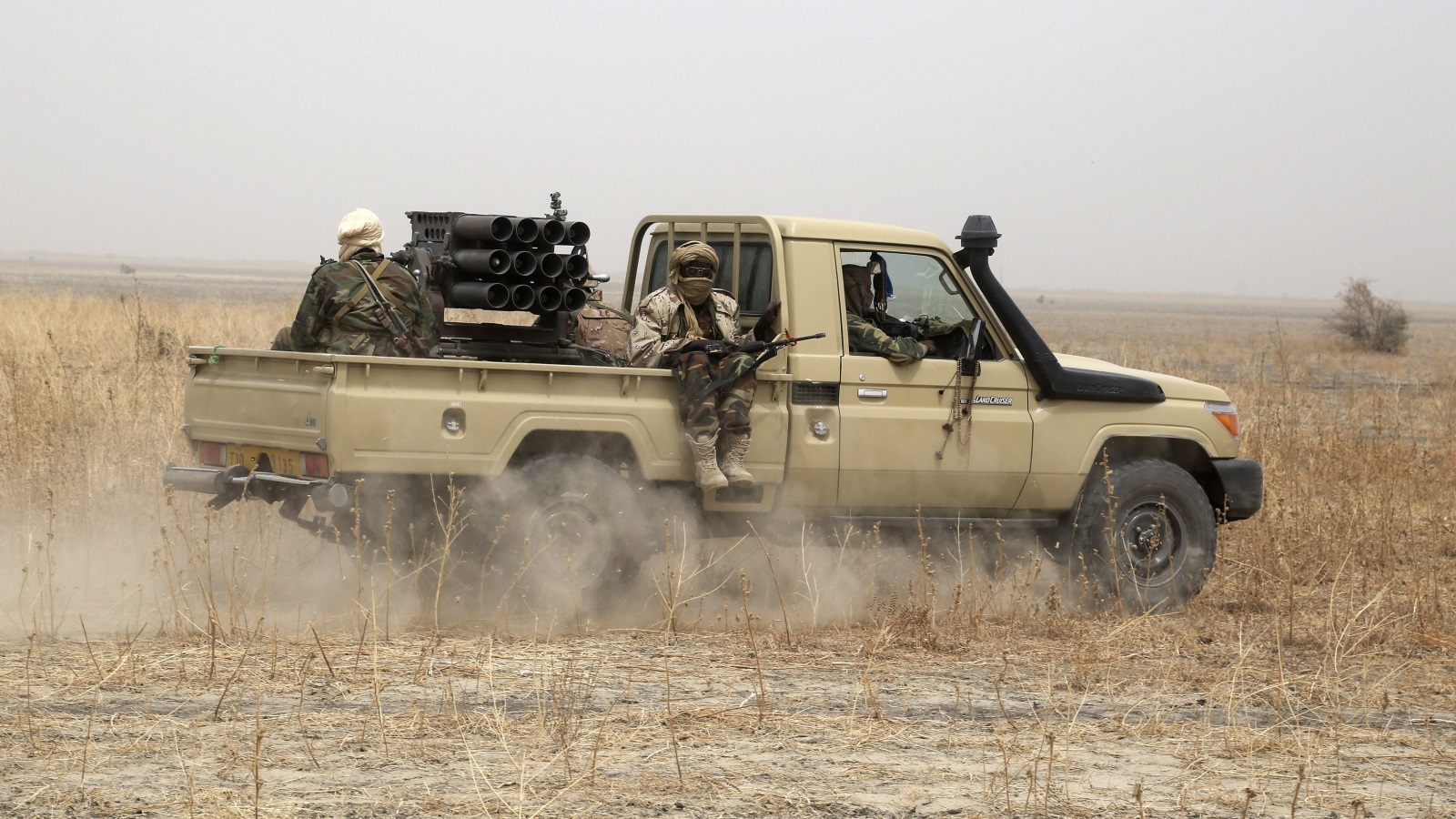 جنود تشاديون في معركة ضد جماعة بوكو حرام (رويترز)