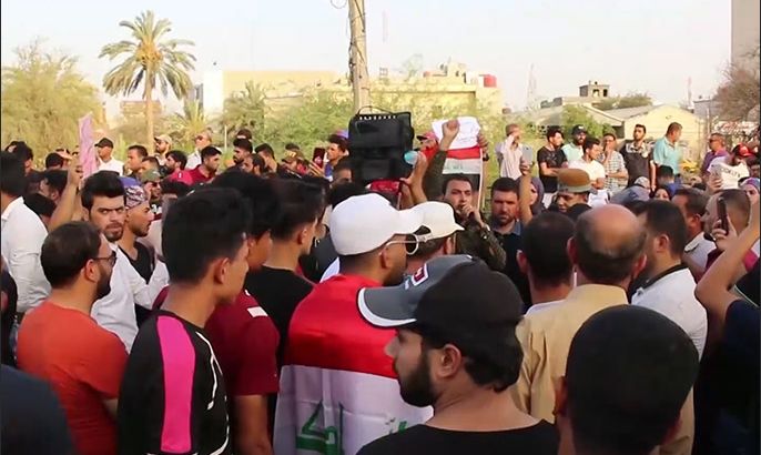 مظاهرات بمدنٍ جنوبي العراق تطالب بتوفير الخدمات الأساسية