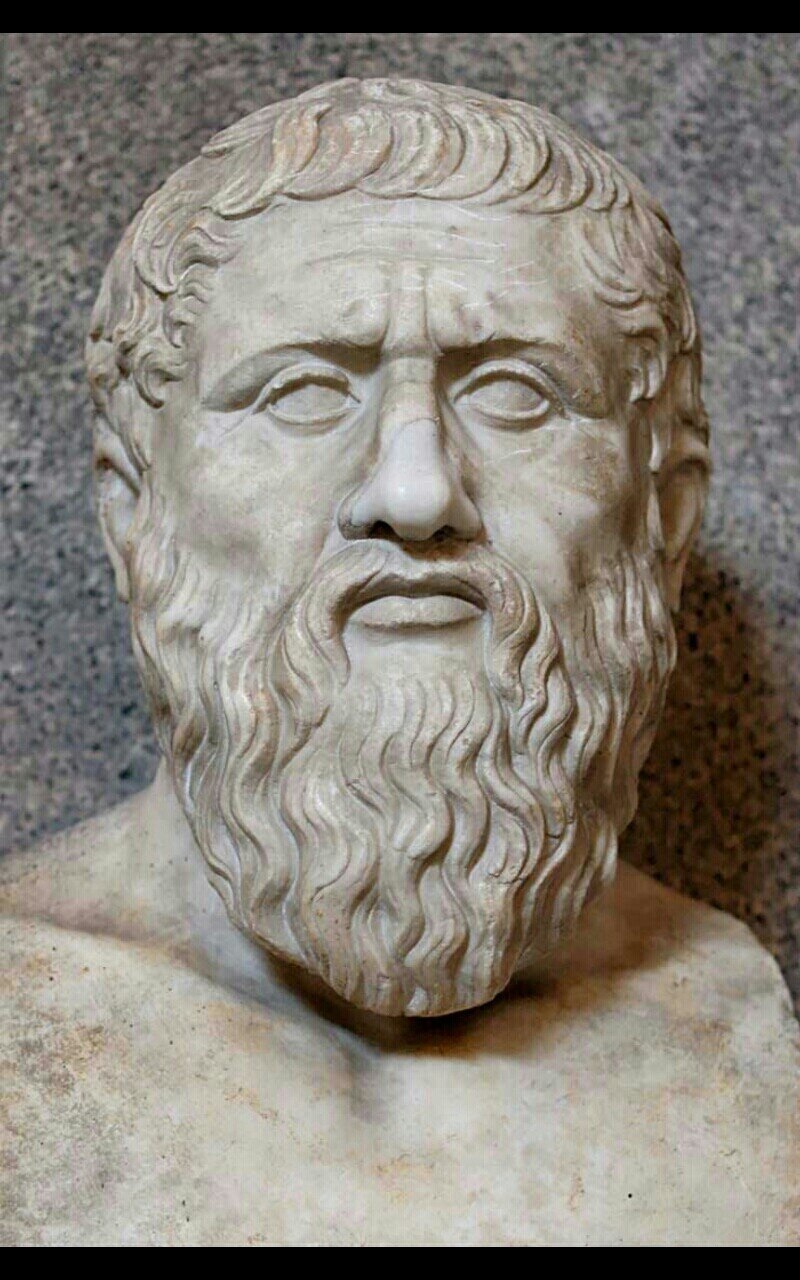 تمثال الفيلسوف اليوناني أفلاطون (مواقع التواصل الاجتماعي)