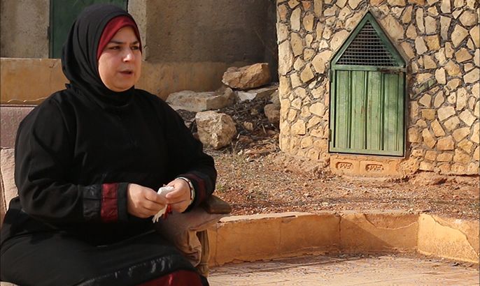 امرأة تركت زوجها وأهلها المؤيدين للنظام السوري