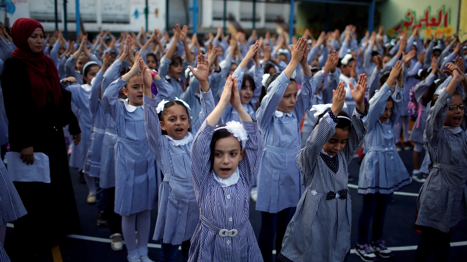 وكالة الأونروا تشرف على 300 مدرسة بقطاع غزة تستقبل سنويا أكثر من 270 ألف طالب (رويترز-أرشيف)