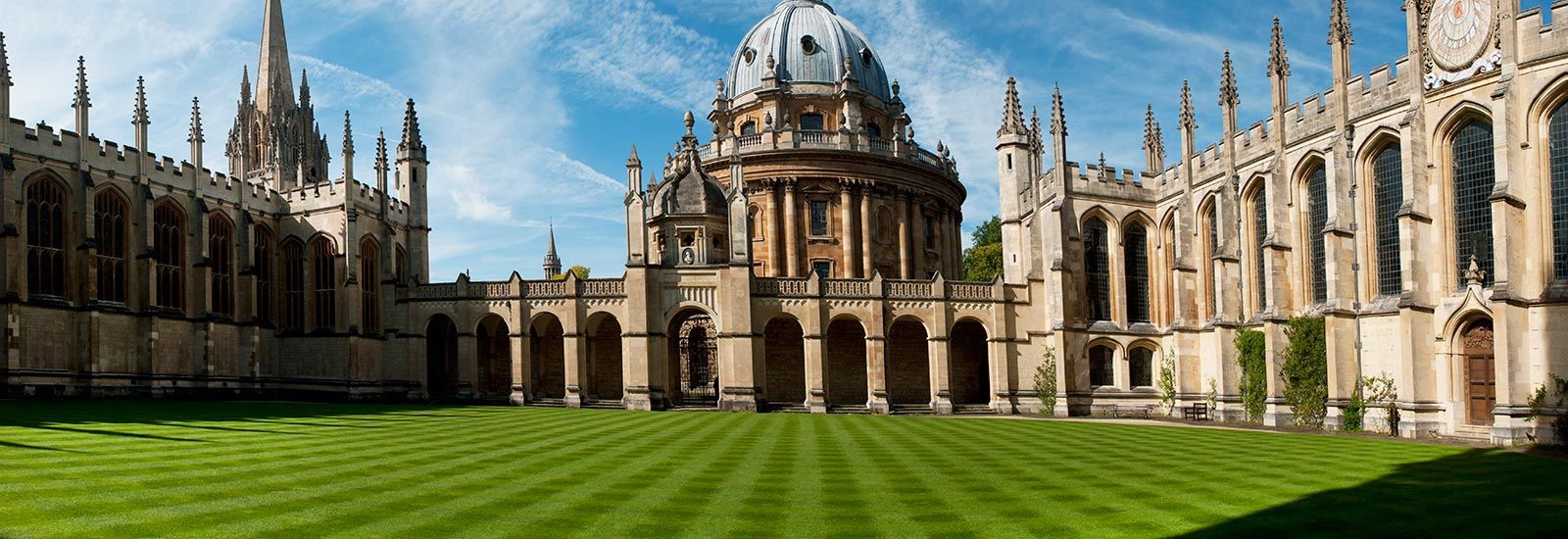 جامعة أكسفورد، بريطانيا (مواقع التواصل الاجتماعي)