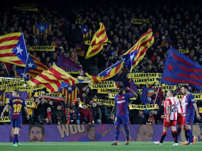 Soccer Football - La Liga Santander - FC Barcelona vs Girona - Camp Nou, Barcelona, Spain - February 24, 2018 General view of fans waving Catalan flags and holding up