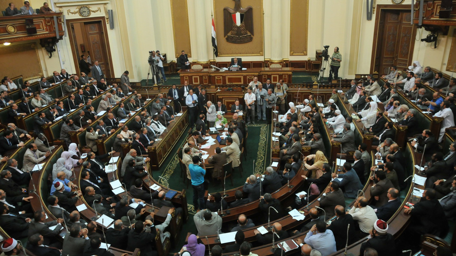 البرلمان يناقش مشروعات قوانين لمواجهة الزيادة السكانية (الجزيرة)