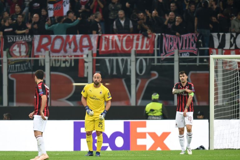 Soccer Football - Europa League - Group Stage - Group F - AC Milan v Real Betis - San Siro, Milan, Italy - October 25, 2018 AC Milan's Pepe Reina reacts after conceding their first goal scored by Real Betis' Toni Sanabria REUTERS/Daniele Mascolo