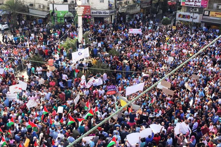فلسطين رام الله 15 أكتوبر مظاهرة حاشدة في رام الله للعاملين في القطاع الخاص الفلسطيني ضد قانون الضمان الاجتماعي