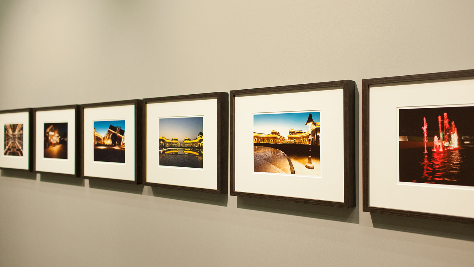 الأعمال المشاركة في المعرض تعطي لمحة عامة عن المشهد الفني في قطر(الجزيرة)