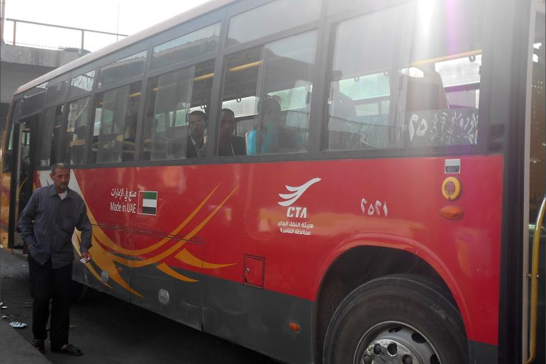 حافلات اماراتية بموقف سيارات عبد المنعم رياض - وسط القاهرة.