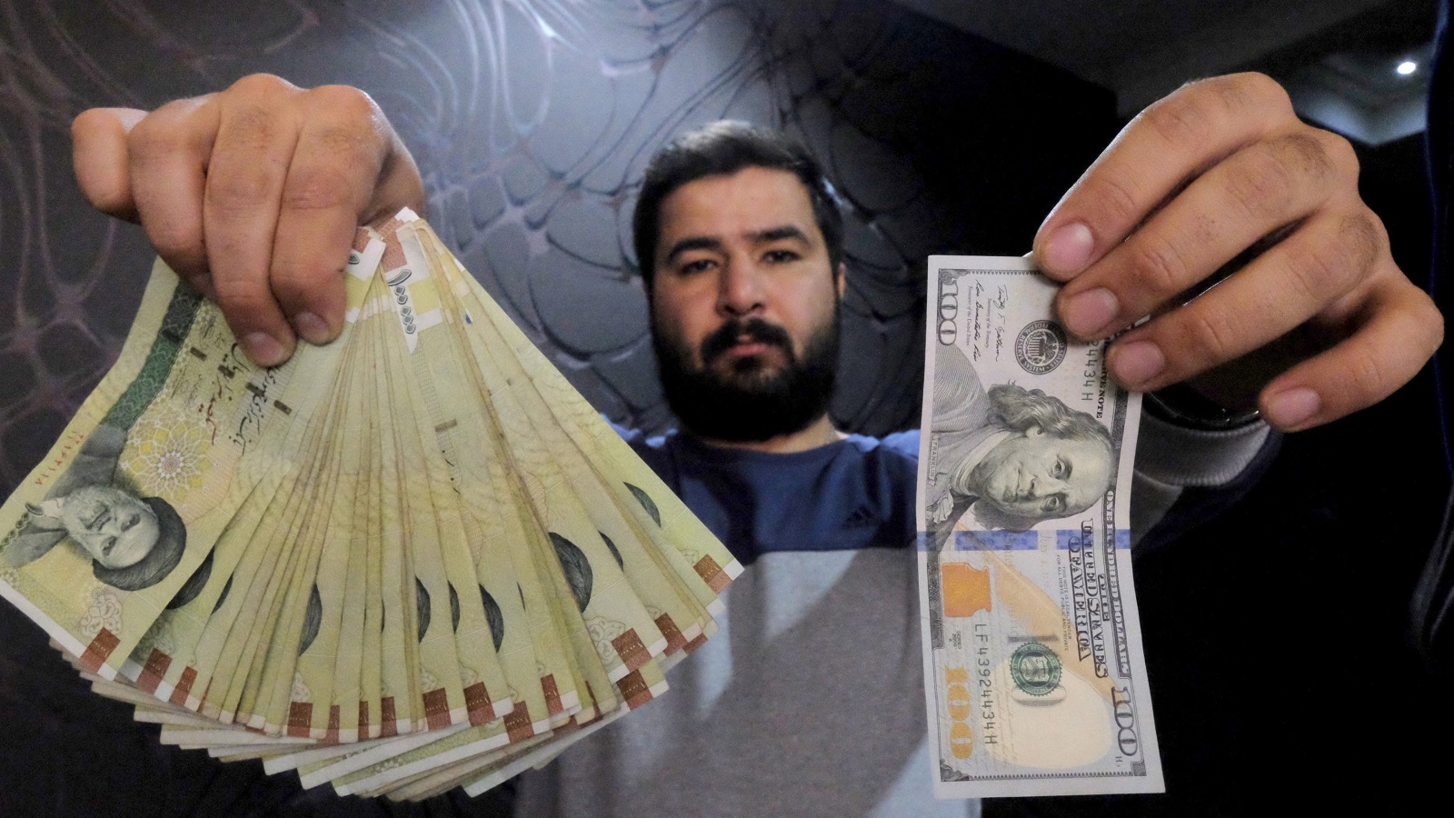 ‪واشنطن: طهران خسرت عشرة مليارات دولار منذ فرض العقوبات‬ (رويترز)