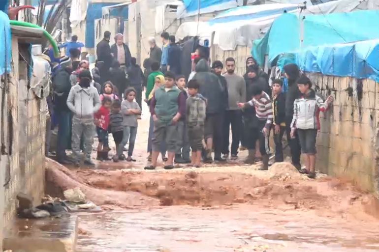نداءات استغاثة يطلقها النازحون شمالي سوريا بسبب الأمطار