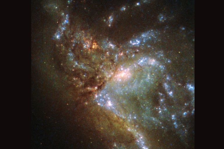 galaxy NGC 6052 (ESA/Hubble & NASA, Acknowledgement: Judy Schmidt