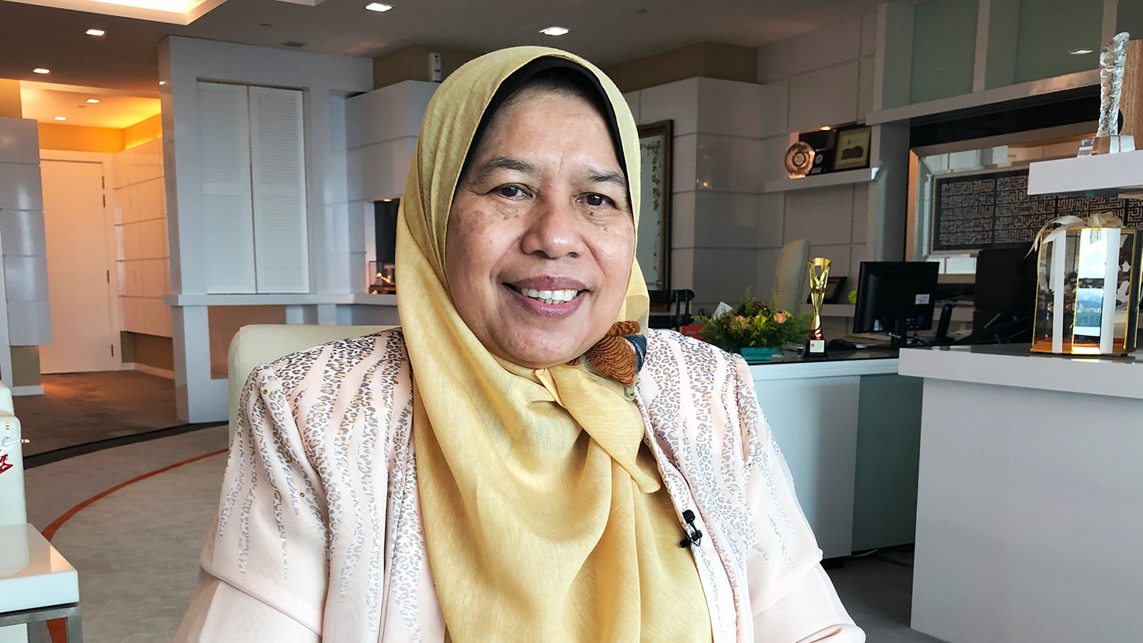 ‪وزيرة إسكان الماليزية ترى حاجة لضبط سياسات الشركات الأجنبية لا سيما الصينية‬ (الجزيرة)