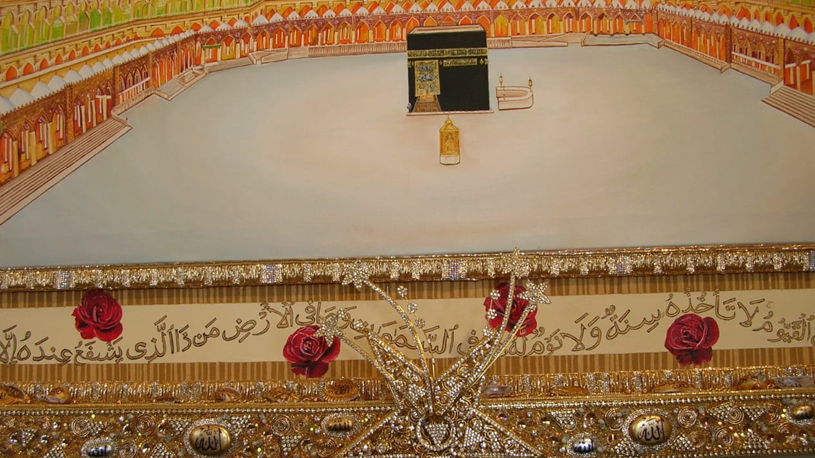 اللوحات الدينية مصدر رزق سلطان بعد تركه عالم الأزياء (الجزيرة نت)