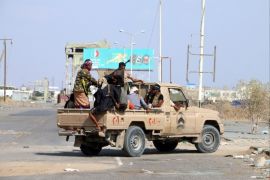 epa07256358 Yemeni pro-government soldiers patrol a road during a ceasefire in the port city of Hodeidah, Yemen, 31 December 2018 (issued 01 January 2019). According to reports, the United Nations has reported that the highway linking Hodeidah with the Yemeni capital Sana'a had not reopened as a humanitarian corridor, as had been agreed between the Yemeni government and the Houthi rebels in the recent Stockholm peace talks. EPA-EFE/NAJEEB ALMAHBOOBI