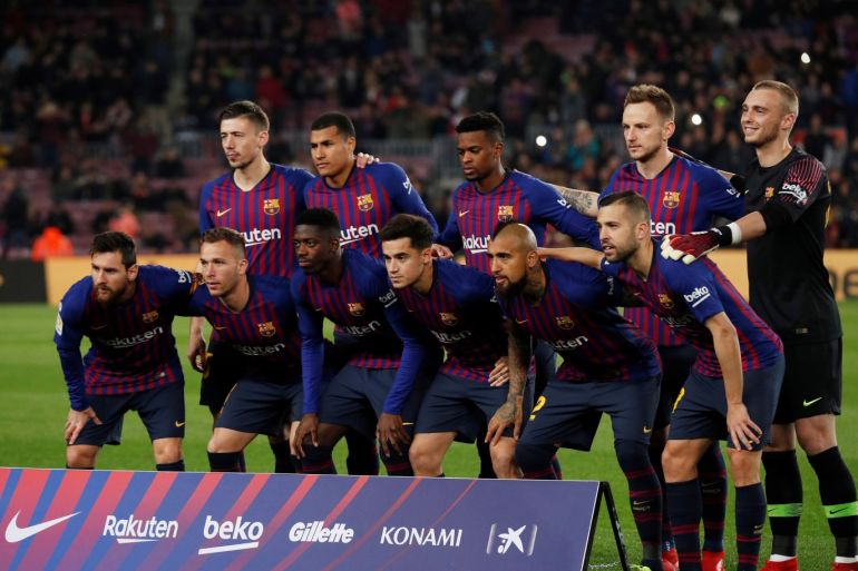 Soccer Football - Copa del Rey - Round of 16 - Second Leg - FC Barcelona v Levante - Camp Nou, Barcelona, Spain - January 17, 2019 Barcelona players pose for a team group photo before the match REUTERS/Albert Gea