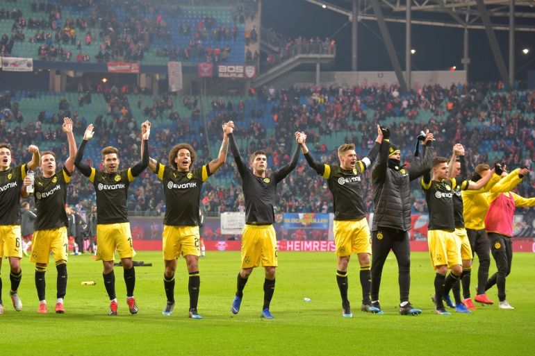 Soccer Football - Bundesliga - RB Leipzig v Borussia Dortmund - Red Bull Arena, Leipzig, Germany - January 19, 2019 Borussia Dortmund celebrate after the match REUTERS/Matthias Rietschel DFL regulations prohibit any use of photographs as image sequences and/or quasi-video