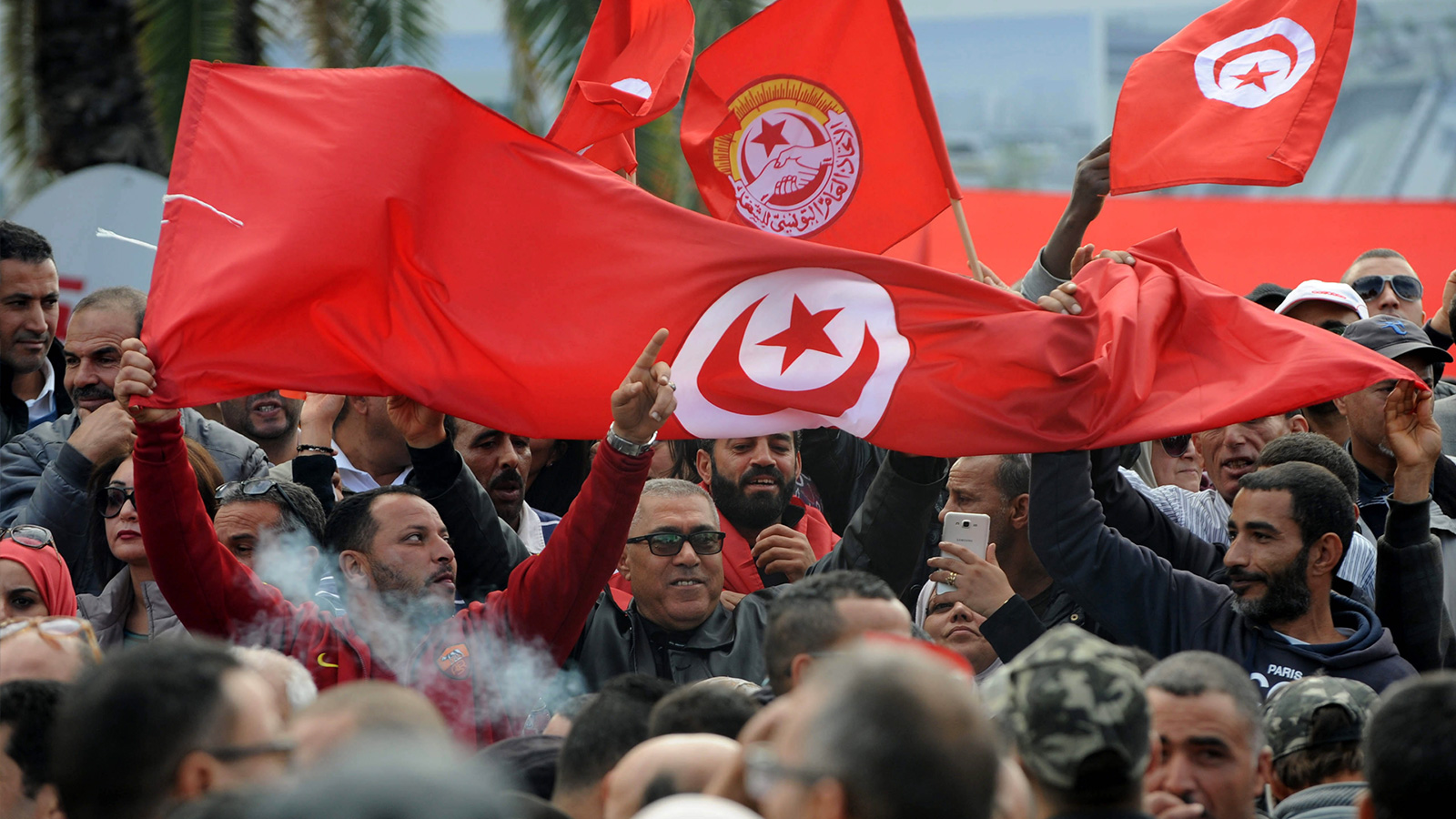 الوضع السياسي والاقتصادي في تونس ليس على ما يرام، هي وسائر بلاد الثورات العربية؛ فهل كان ما جرى حلما جميلا عشناه ذات شتاء، لينقلب المشهد، إلى حالة نقول فيها: ليت ما جرى قبل ثمانية أعوام ما كان
