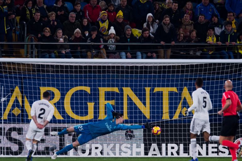 VILLAREAL, SPAIN - JANUARY 03: Thibaut Courtois of Real Madrid CF fails to block the shoot of the opening goal made by Santi Cazorla of Villarreal CF during the La Liga match between Villarreal CF and Real Madrid CF at Estadio de la Ceramica on January 03, 2019 in Villarreal, Spain. (Photo by Alex Caparros/Getty Images)
