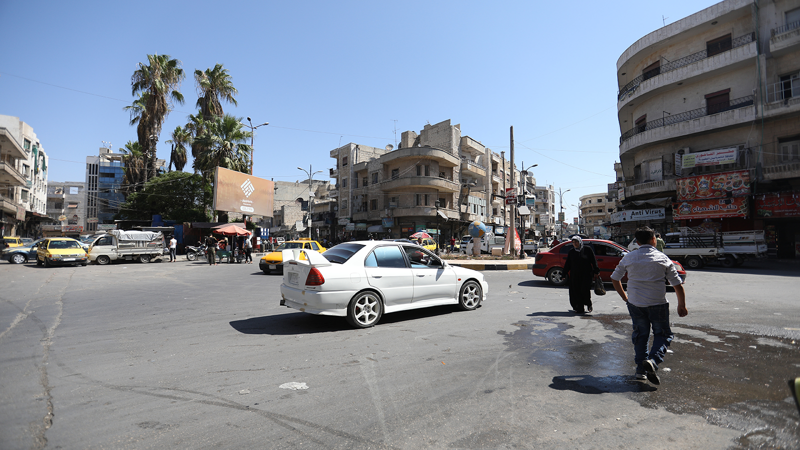 ‪قلق يخيم على بلدات إدلب بسبب تعزيزات النظام العسكرية‬ (الجزيرة نت)