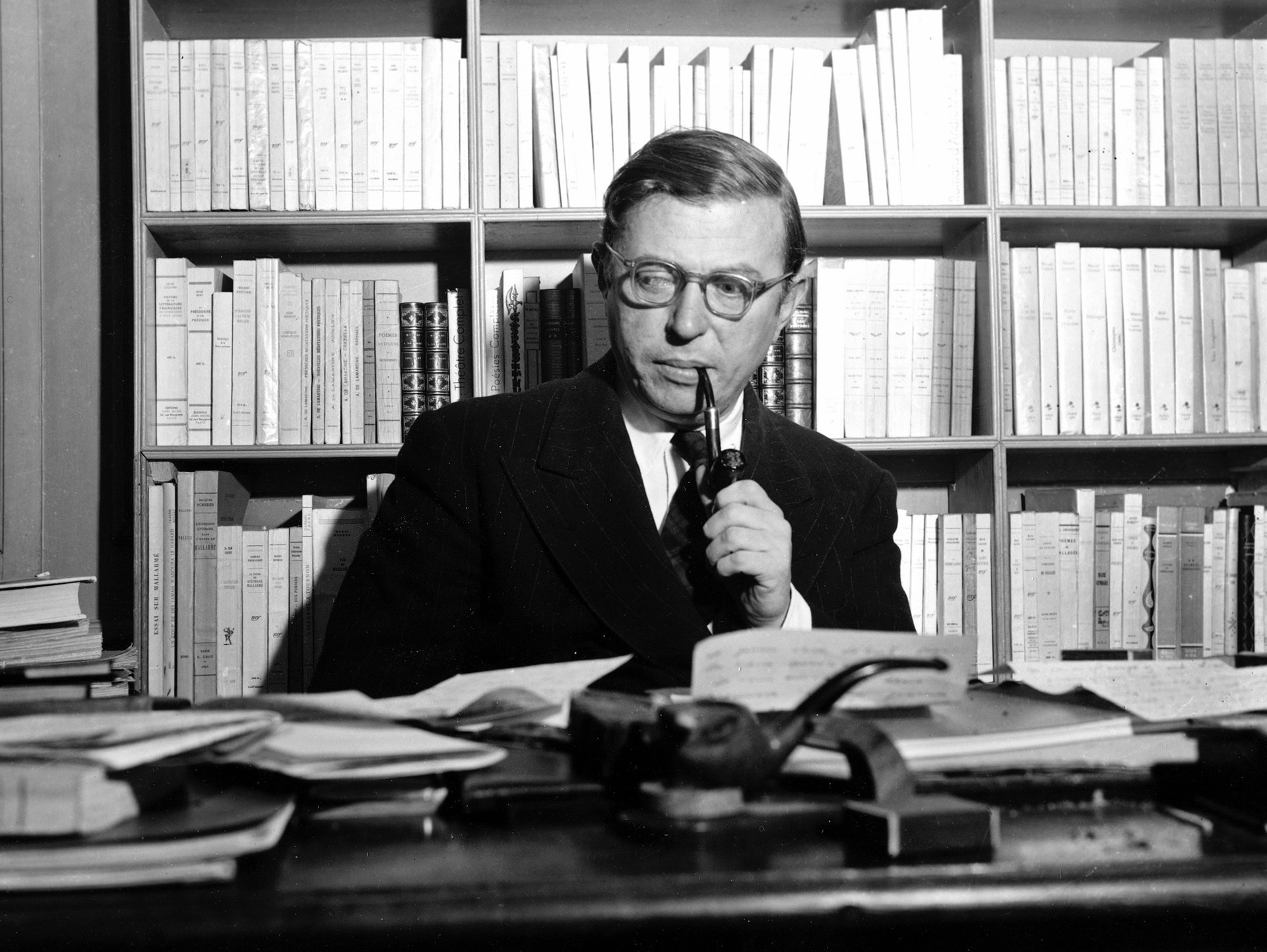 جان بول سارتر (مواقع التواصل)