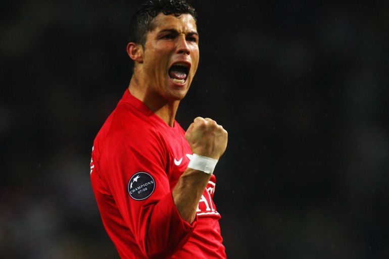 PORTO, PORTUGAL - APRIL 15: Cristiano Ronaldo of Manchester United celebrates following the UEFA Champions League Quarter Final second leg match between FC Porto and Manchester United at the Estadio do Dragao on April 15, 2009 in Porto, Portugal. (Photo by Laurence Griffiths/Getty Images)