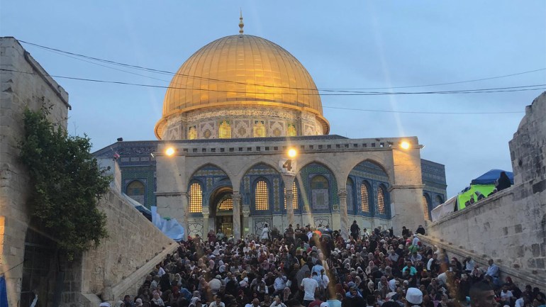 مليونية الأقصى جموع المصلين عشية ليلة القدر في المسجد الاقصى. مئات الألوف من الداخل الفلسطيني والقدس والضفة الغربية توافدوا لآداء صلاة التراويح واحياء ليلة القدر.