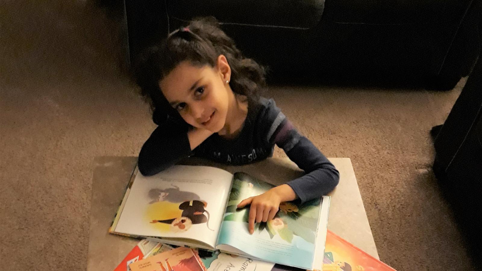 ‪ابنة شيرين مجر تفضل مجموعات بعينها دون أخرى بسبب المحتوى غير المباشر‬ (الجزيرة)