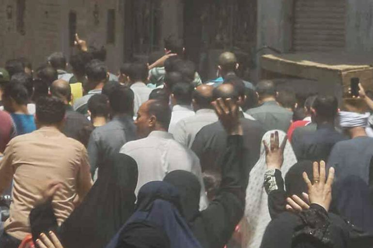 لصلاة الغائب ومظاهرة في قرية محمد مرسي