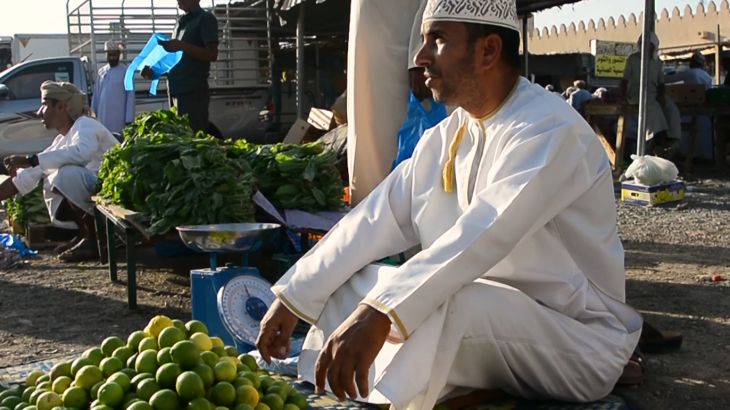 "الهبطة" في عمان.. أسواق شعبية تلقى إقبالا واسعا