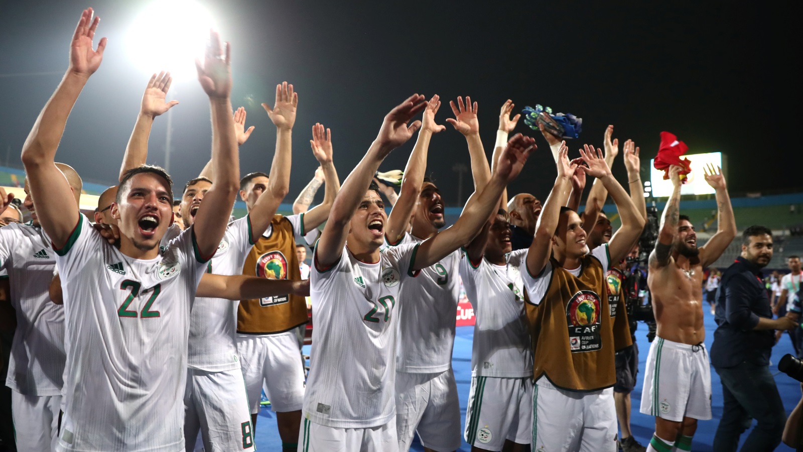 ‪المنتخب الجزائري حقق الانتصار بكل مبارياته في البطولة‬ (رويترز)