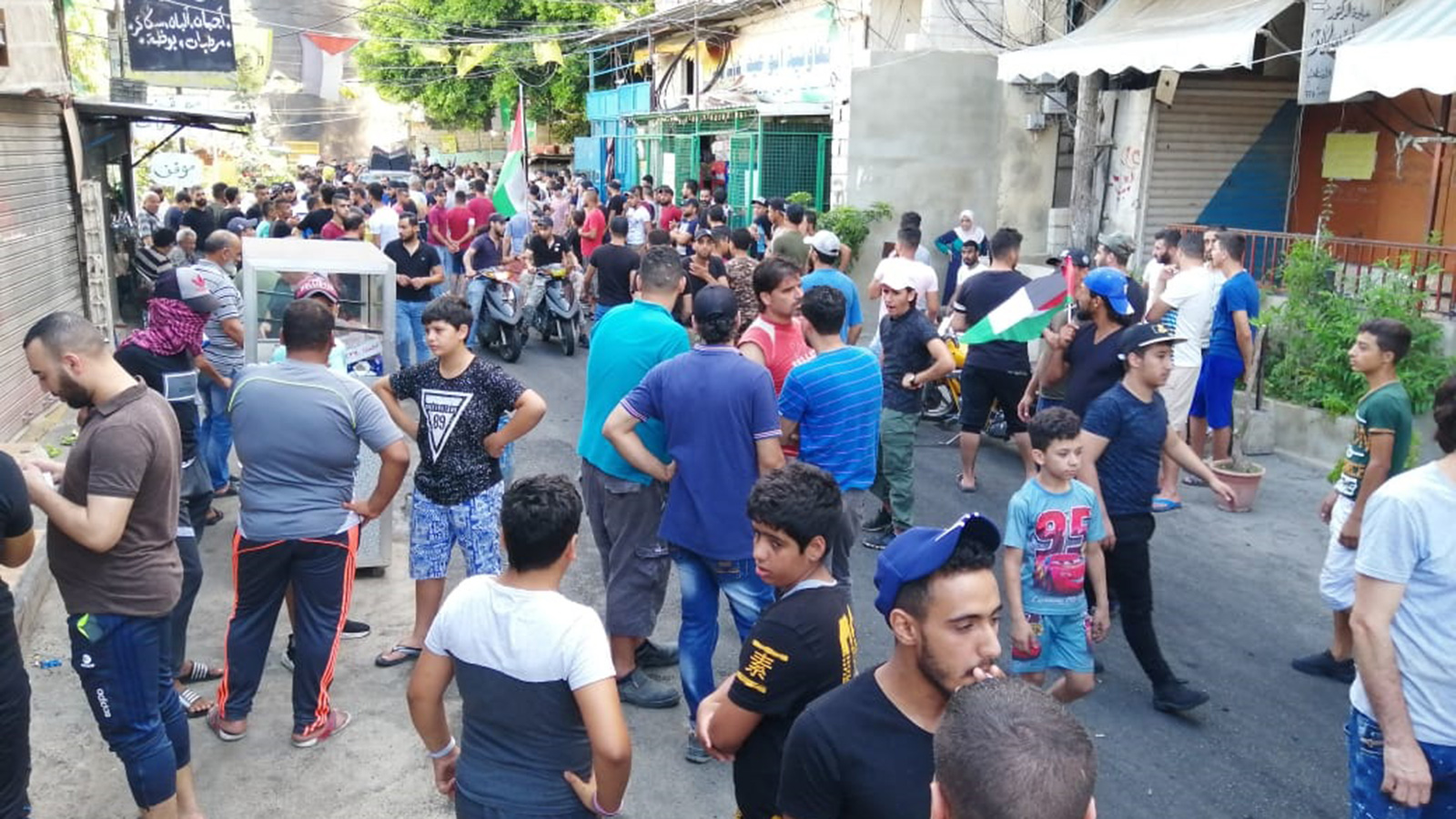 ‪احتجاج الفلسطينيين في عين الحلوة‬  (الجزيرة)