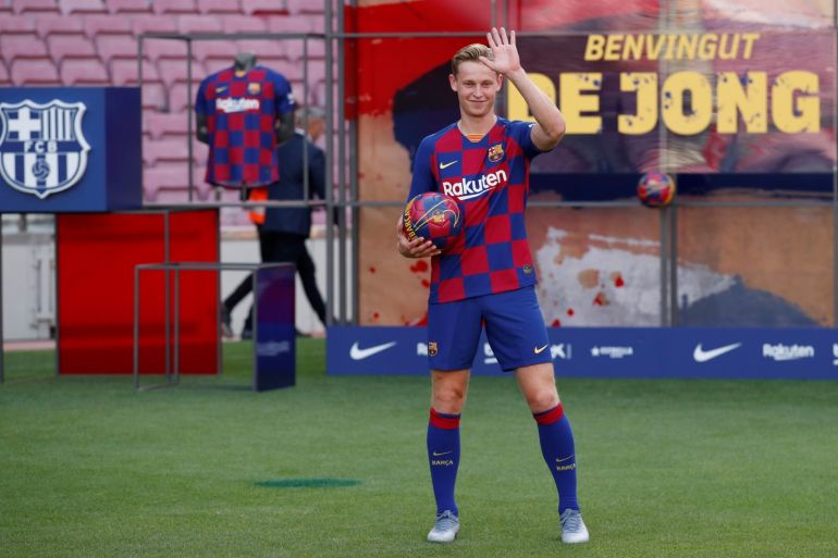 Soccer Football - FC Barcelona unveil Frenkie de Jong - Camp Nou, Barcelona, Spain - July 5, 2019 Barcelona's Frenkie de Jong during the unveiling REUTERS/Albert Gea