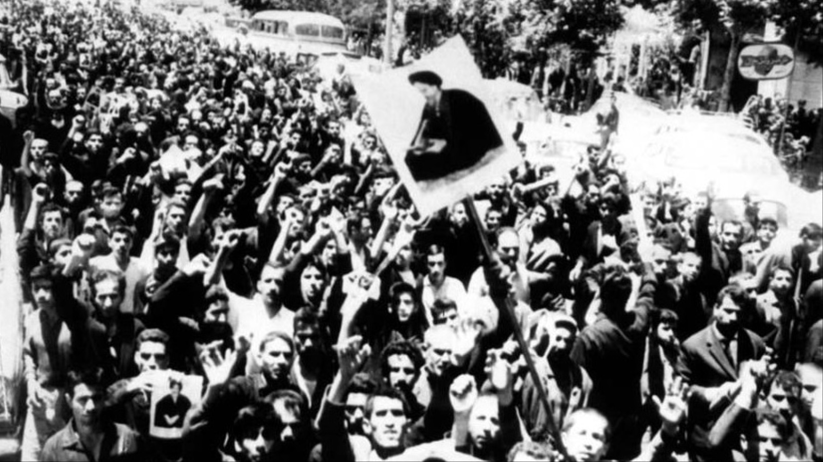  انتفاضة 15 خرداد (مواقع التواصل)