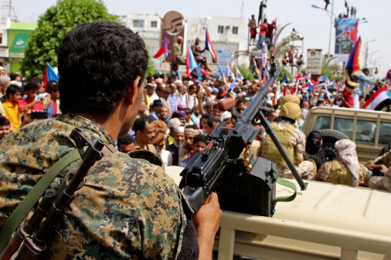Members of UAE-backed southern Yemeni separatists forces are seen together with their supporters as they march during a rally in southern port city in Aden, Yemen August 15, 2019. REUTERS/Fawaz Salman