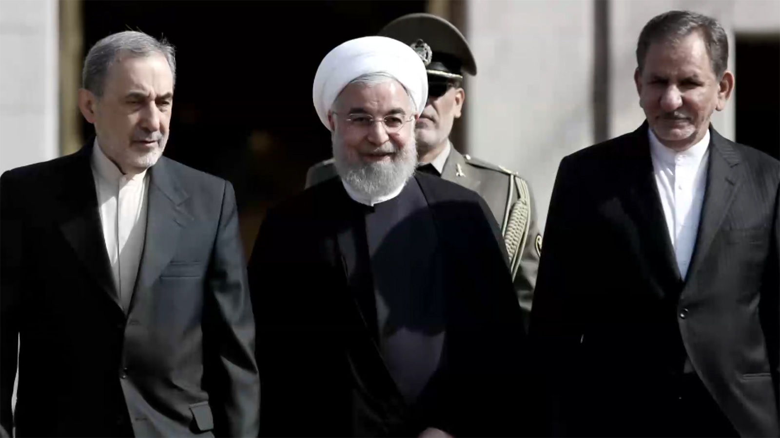 هناك قناعة راسخة في أذهان صنَّاع القرار بإيران بأن حضور إيران في عدد من الملفات الإقليمية وما يرافق ذلك من أعباء اقتصادية هو ضرورة لابدَّ منها لضمان أمنها القومي