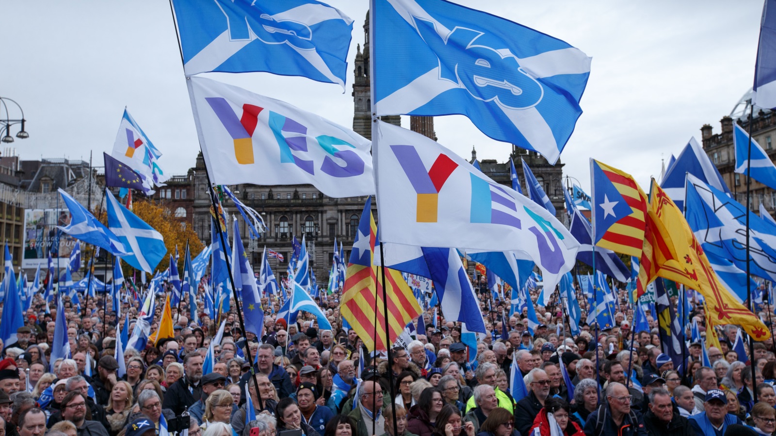 ‪آلاف المؤيدين لاستقلال أسكتلندا احتشدوا في مدينة غلاسكو‬ (الأوروبية)