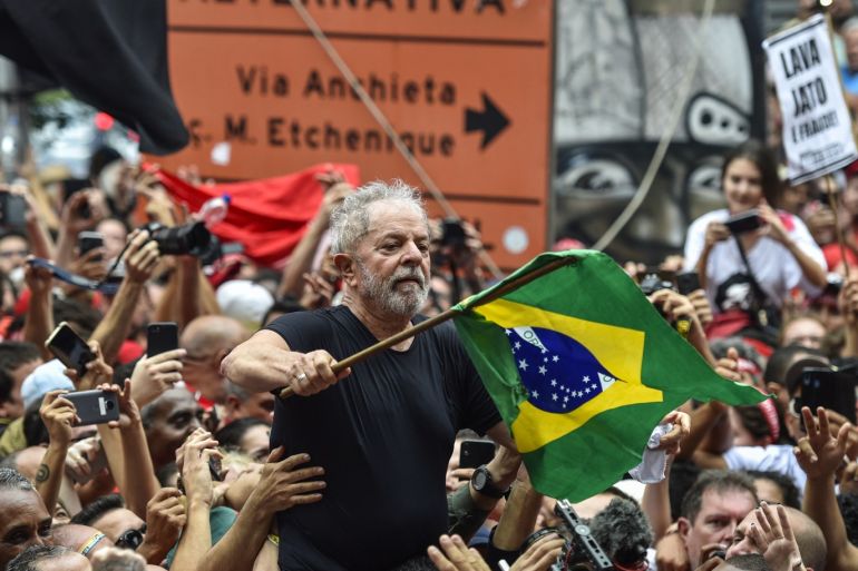 SAO BERNARDO DO CAMPO, BRAZIL - NOVEMBER 09: Luiz Inacio Lula da Silva, Brazil's former president, greets supporters outside of the Sindicato dos Metalurgicos do ABC on November 9, 2019 in Sao Bernardo do Campo, Brazil. Brazil accepted former President Luiz Inacio Lula da Silvas request for immediate release, according to the countrys top court Friday. The iconic leader of the Worker's Party was serving a 12-year sentence since 2018 on corruption charges. (Photo by Pedro Vilela/Getty Images)