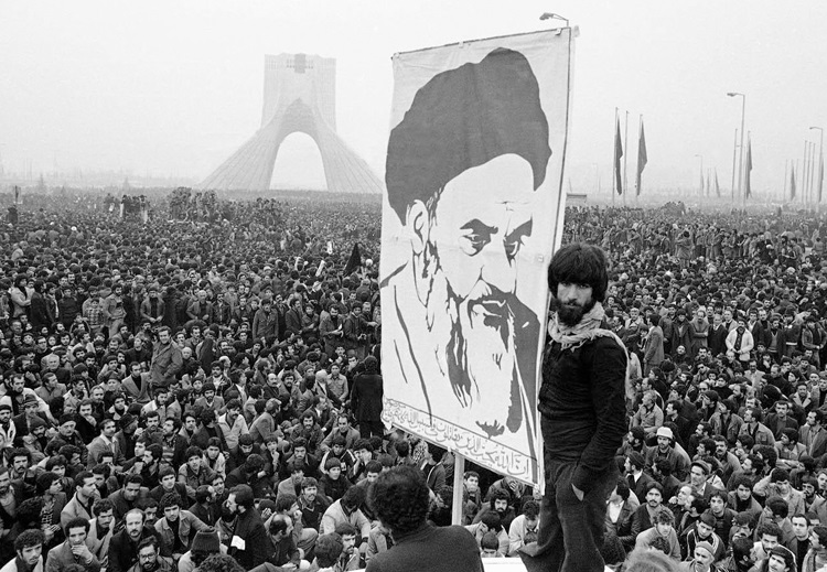 الثورة الإسلامية بإيران (مواقع التواصل)
